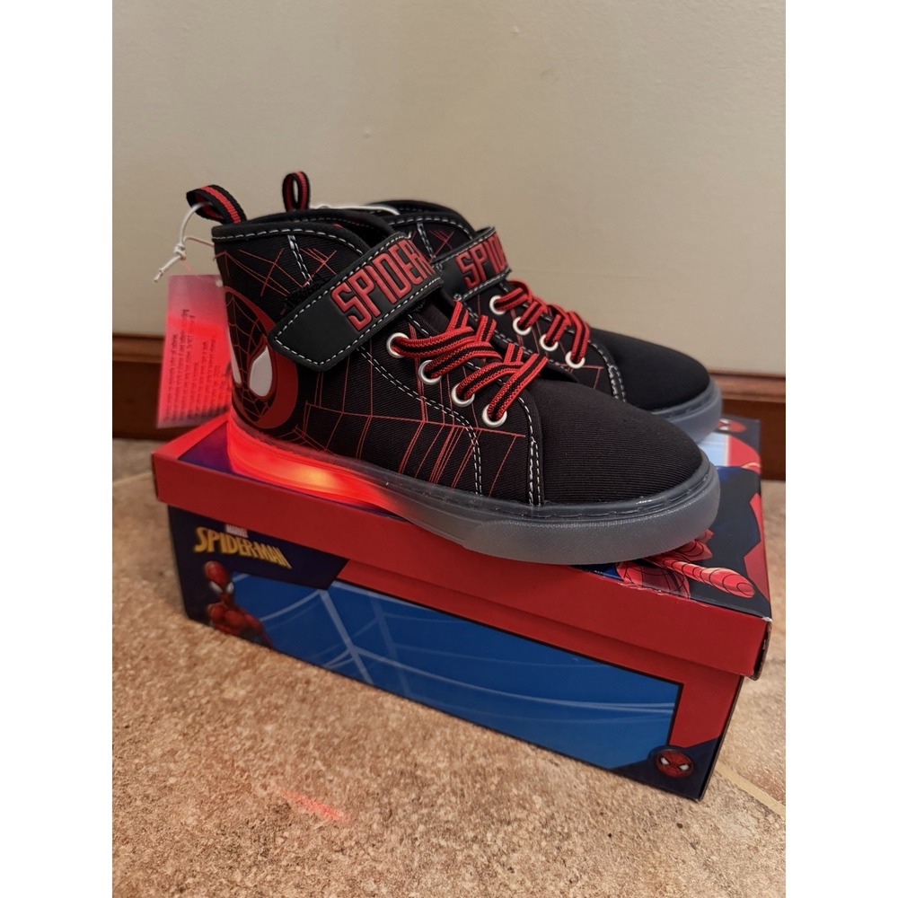Boys' Marvel Spider-Man Black & Red Lighted High Top Sneakers Size 12 NWT